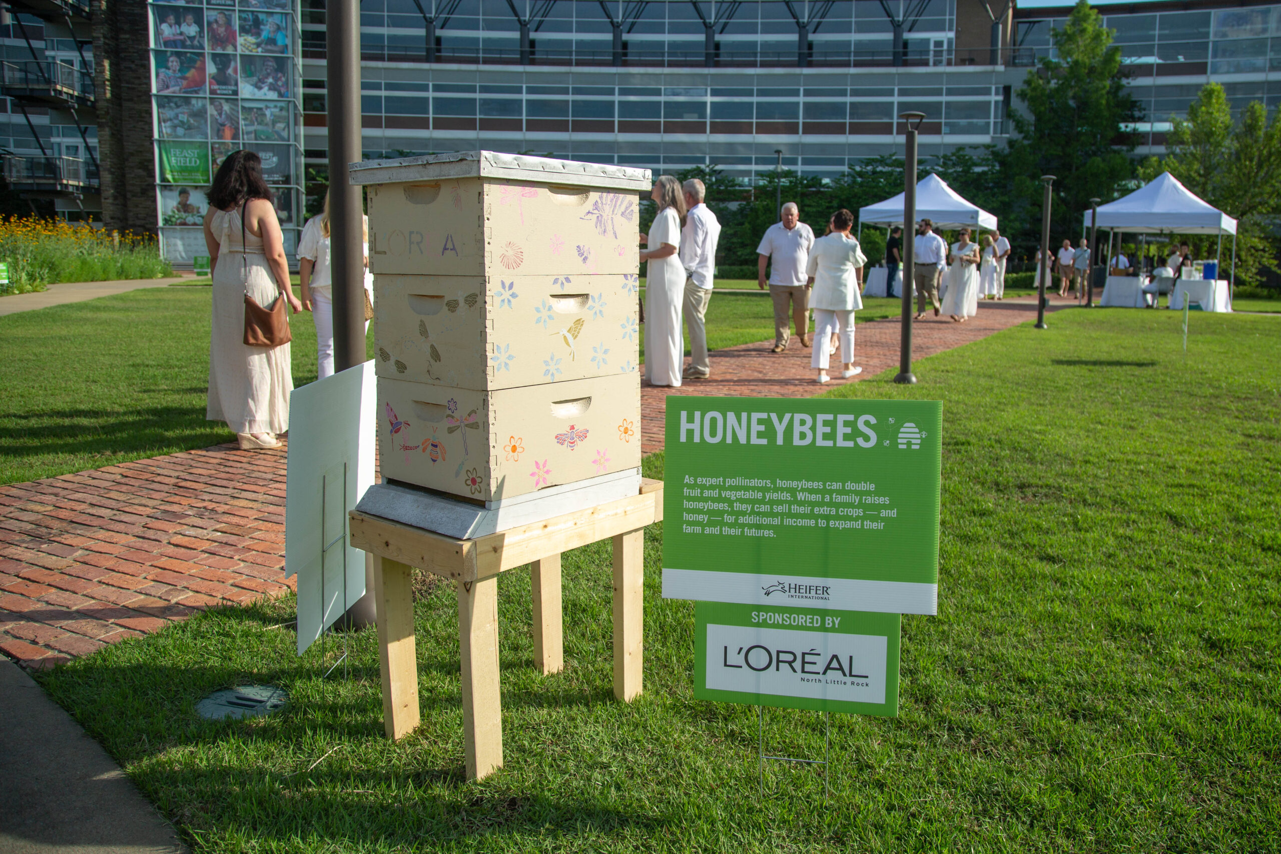 Donors and Heifer staff gather on June 10th, 2022 for the annual Feast in the Field event in Little Rock, AR.