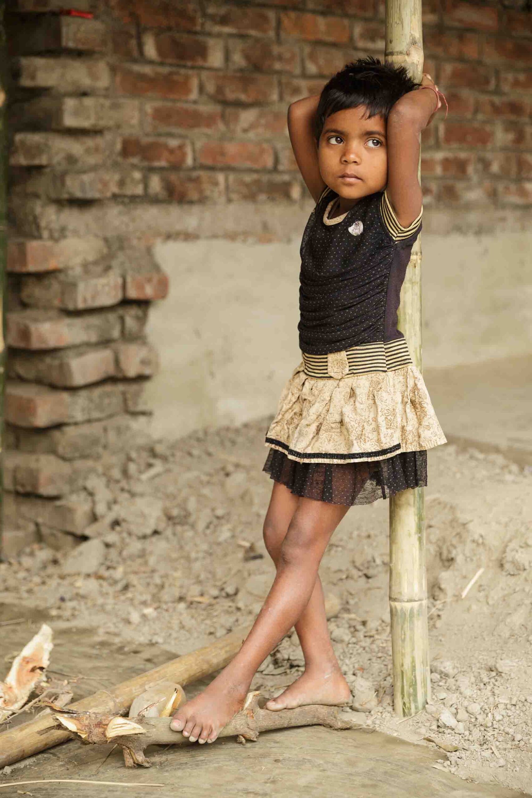 Lakshmi's youngest daughter Aarti Nandan Kisku has a cool and confident spirit even at the tender age of 6. Her older sister was stunted as a child due to malnutrition, but Aarti is growing tall.